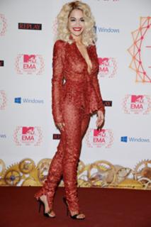 Rita Ora feet photo thumbnail