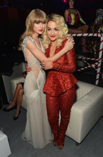 Rita Ora feet photo thumbnail