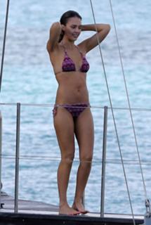 Jessica Alba feet photo thumbnail
