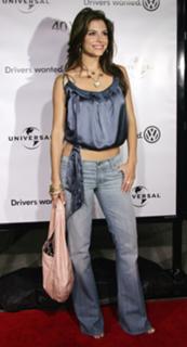 Maria Menounos feet photo thumbnail