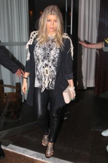 Fergie feet photo thumbnail