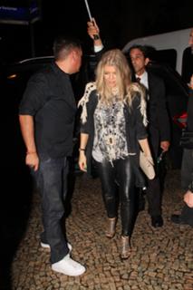 Fergie feet photo thumbnail