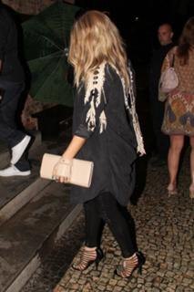 Fergie feet photo thumbnail