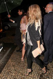 Fergie feet photo thumbnail