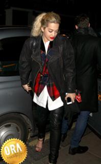 Rita Ora feet photo thumbnail