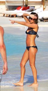 Jessica Alba feet photo thumbnail