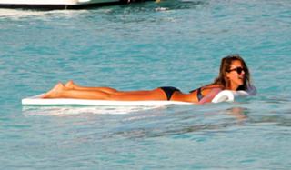 Jessica Alba feet photo thumbnail