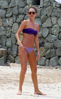 Jessica Alba feet photo thumbnail