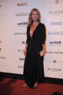 Kate Moss feet photo thumbnail
