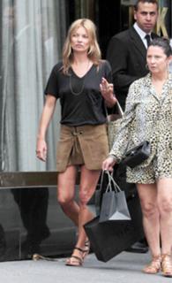 Kate Moss feet photo thumbnail