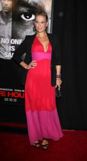 Molly Sims feet photo thumbnail