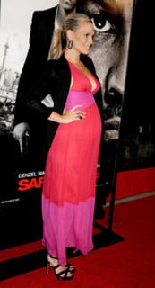 Molly Sims feet photo thumbnail