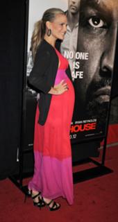 Molly Sims feet photo thumbnail