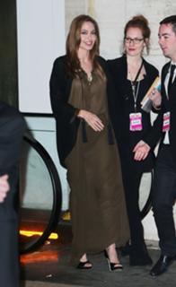 Angelina Jolie feet photo thumbnail