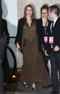 Angelina Jolie feet photo thumbnail