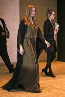 Angelina Jolie feet photo thumbnail