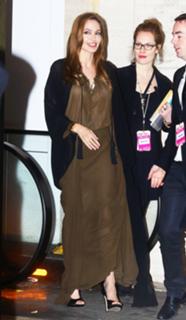 Angelina Jolie feet photo thumbnail