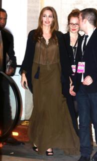 Angelina Jolie feet photo thumbnail