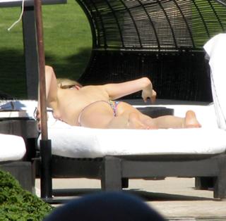 Kristin Cavallari feet photo thumbnail