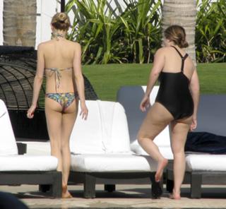 Kristin Cavallari feet photo thumbnail