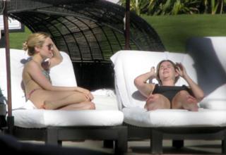Kristin Cavallari feet photo thumbnail