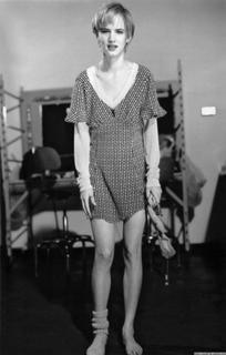 Juliette Lewis feet photo thumbnail