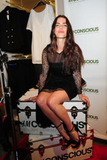 Jessica Lowndes feet photo thumbnail