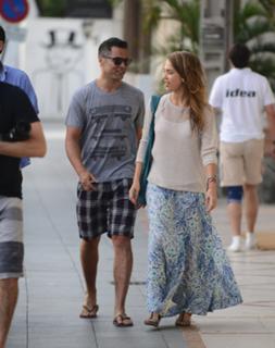 Jessica Alba feet photo thumbnail