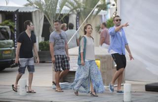 Jessica Alba feet photo thumbnail