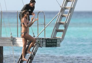 Jessica Alba feet photo thumbnail