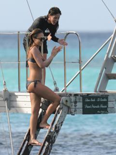 Jessica Alba feet photo thumbnail