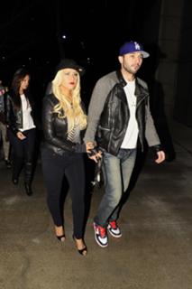 Christina Aguilera feet photo thumbnail