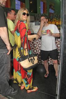 Fergie feet photo thumbnail