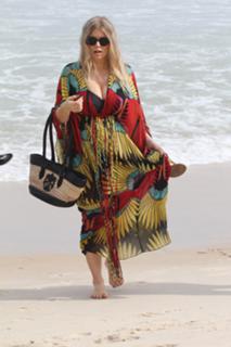 Fergie feet photo thumbnail