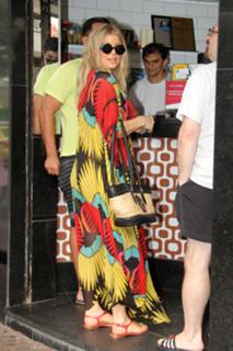Fergie feet photo thumbnail