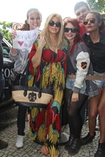 Fergie feet photo thumbnail