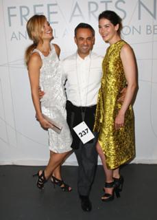 Molly Sims feet photo thumbnail