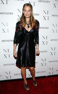 Molly Sims feet photo thumbnail