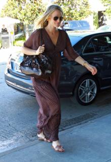 Molly Sims feet photo thumbnail