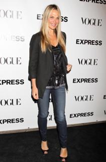 Molly Sims feet photo thumbnail