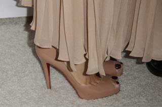 Molly Sims feet photo thumbnail