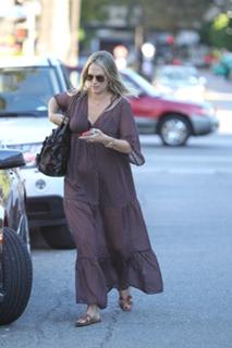 Molly Sims feet photo thumbnail
