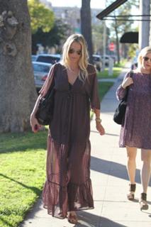 Molly Sims feet photo thumbnail