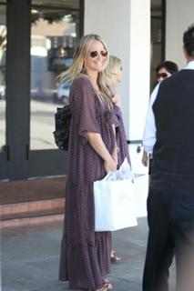 Molly Sims feet photo thumbnail