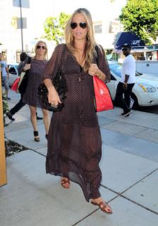 Molly Sims feet photo thumbnail
