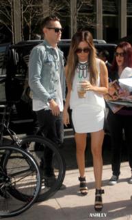 Ashley Tisdale feet photo thumbnail