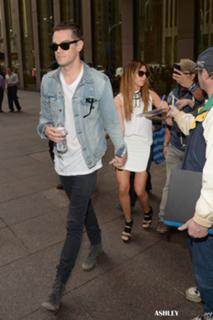 Ashley Tisdale feet photo thumbnail
