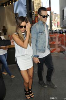 Ashley Tisdale feet photo thumbnail