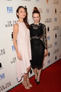 Olga Kurylenko feet photo thumbnail