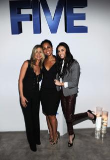 Demi Moore feet photo thumbnail